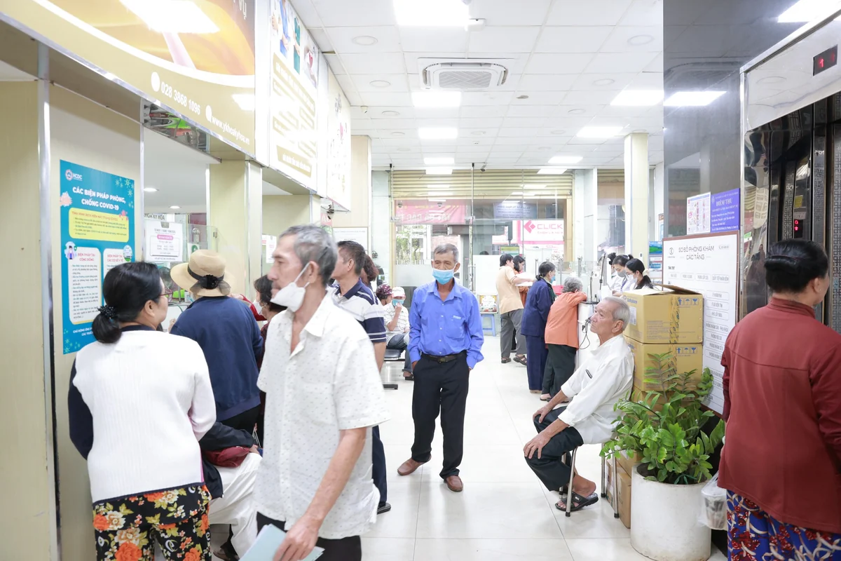 Quầy tiếp nhận người bệnh tại Trung tâm Y Khoa Kỳ Hòa.