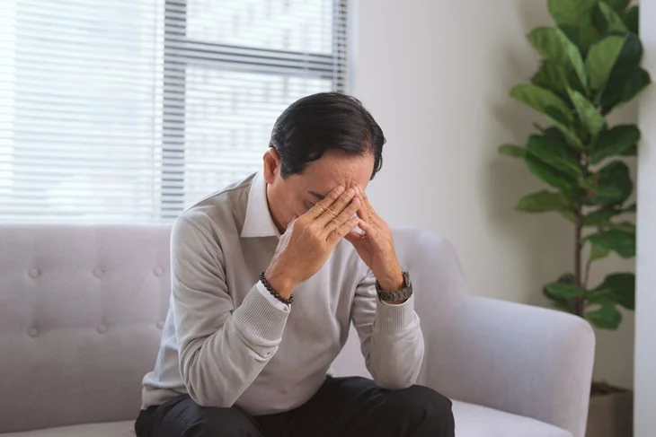 Vestibular disorders in older adults: which signs need urgent care?