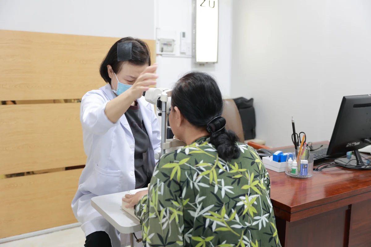 Eye examination at Ky Hoa Medical Center.